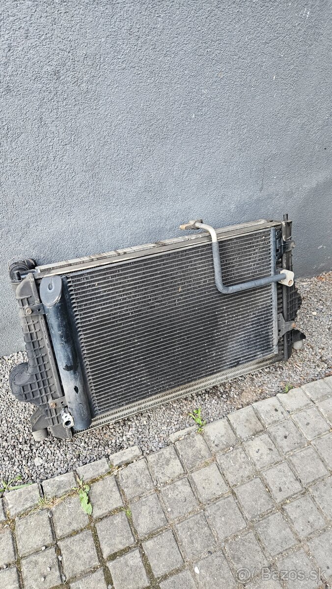 Predám chladičovú stenu na Sharan