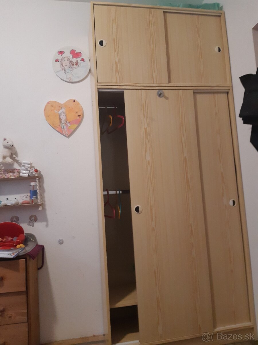 Posuvná skriňa