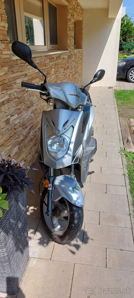 Skúter Kymco 50 (70)