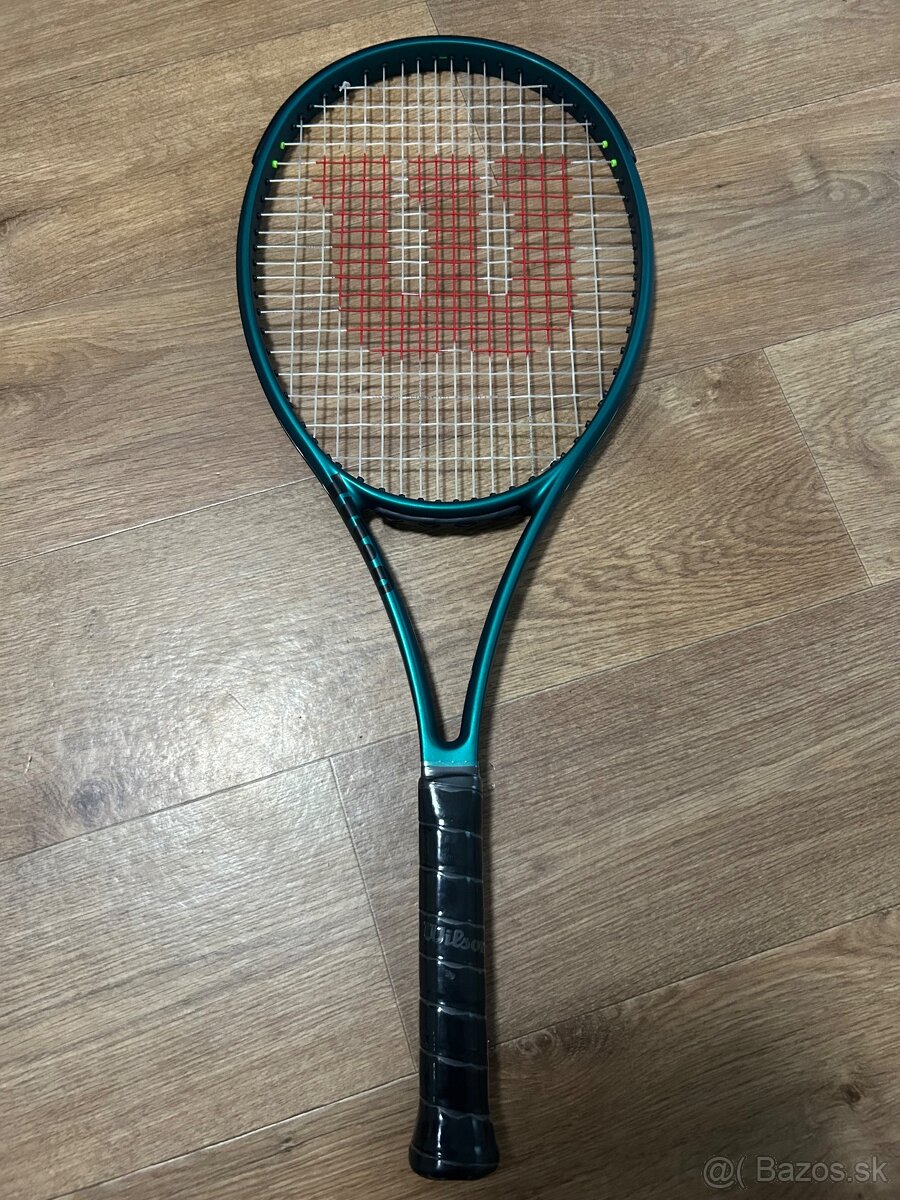 TENISOVÁ RAKETA WILSON BLADE 101L V9 (vypletená