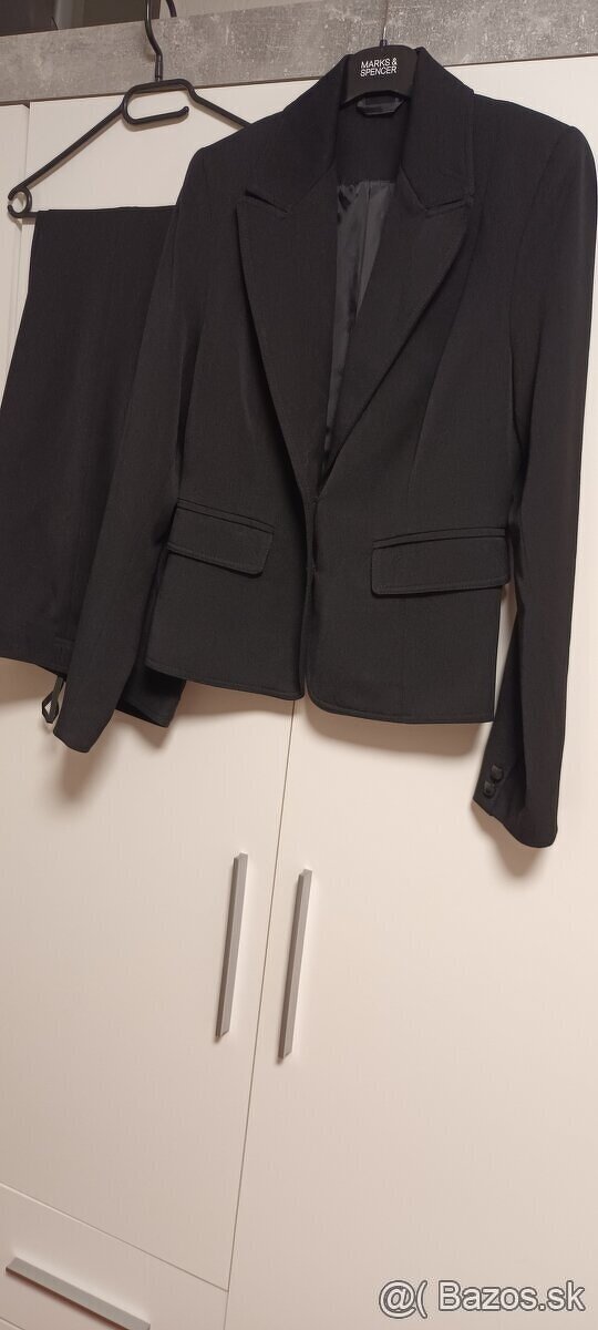 Nohavicovy kostym c.38 len 9 euro