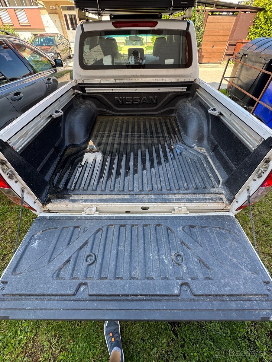 Vnútorné ochranné plastové obloženie korby Nissan Navara D23