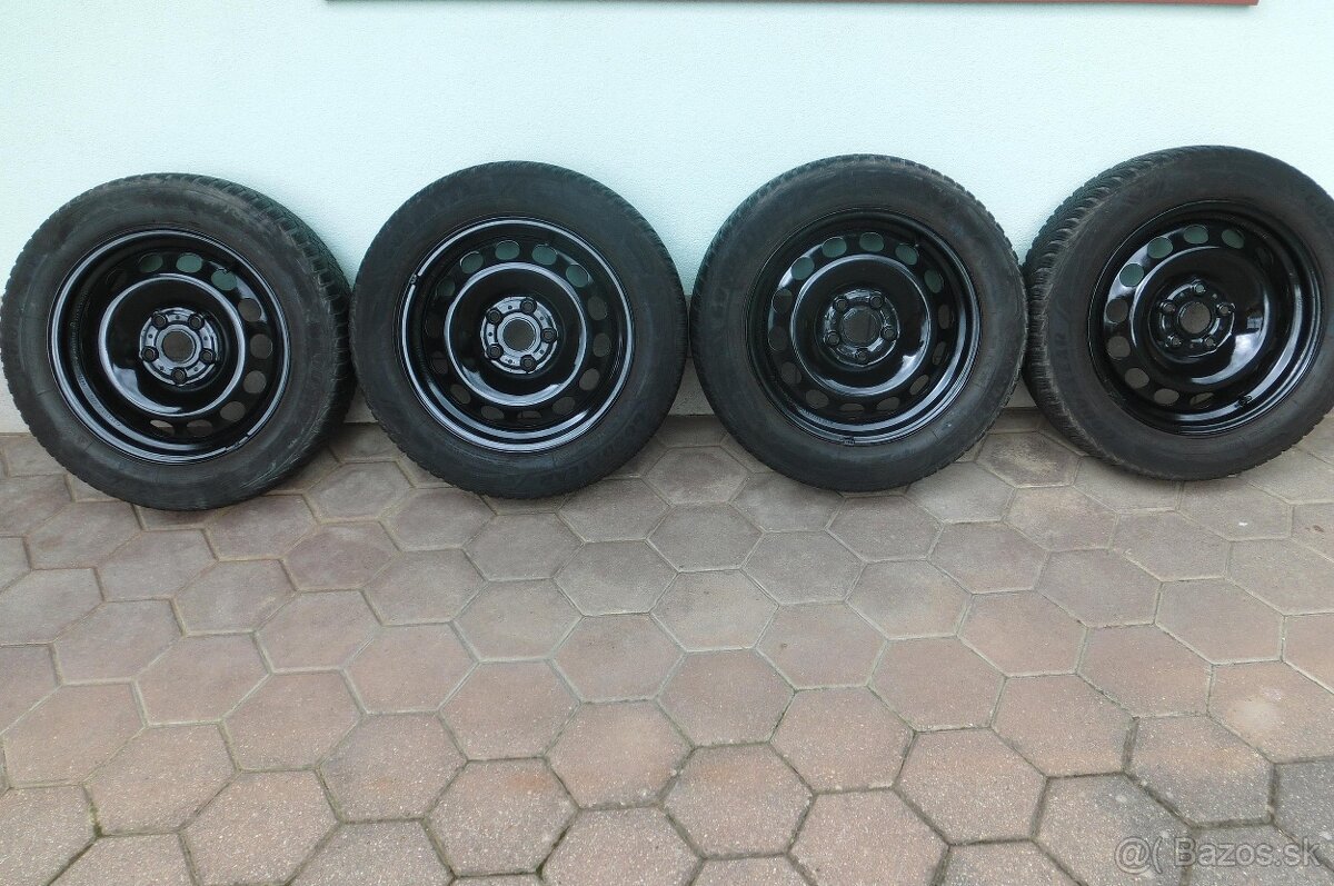 Zimné pneumatiky GOOD YEAR na diskoch .
