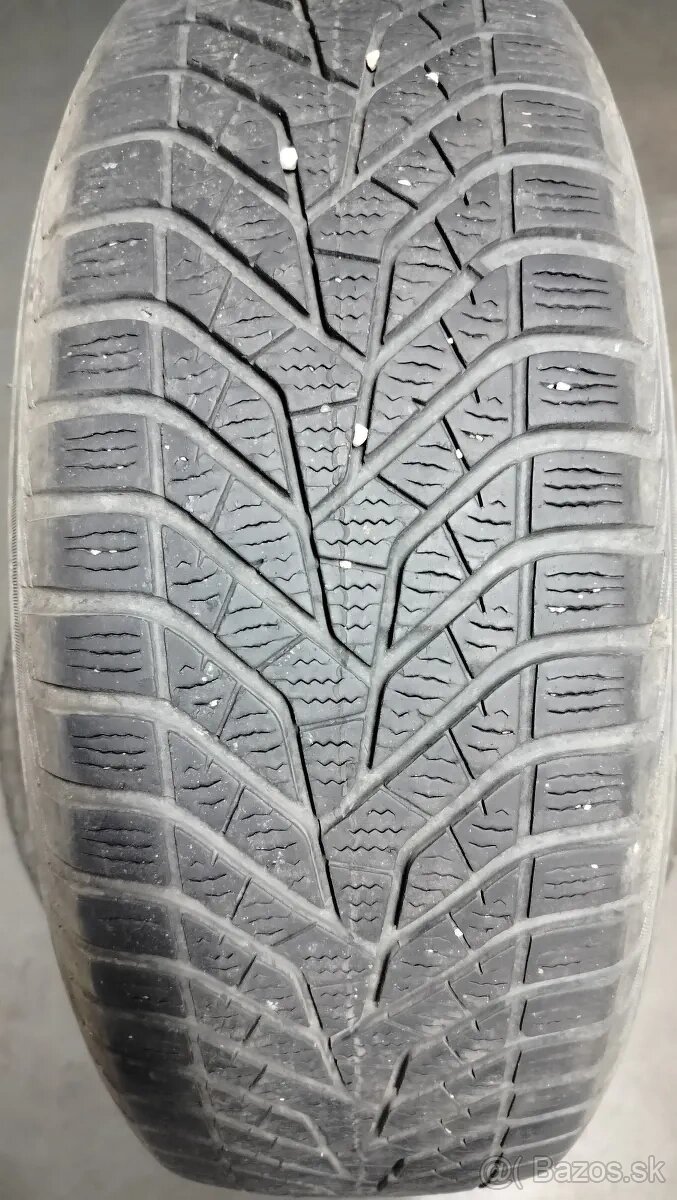 Zimná pneumatika 4ks 215/60 R16 99H Yokohama Winter V905