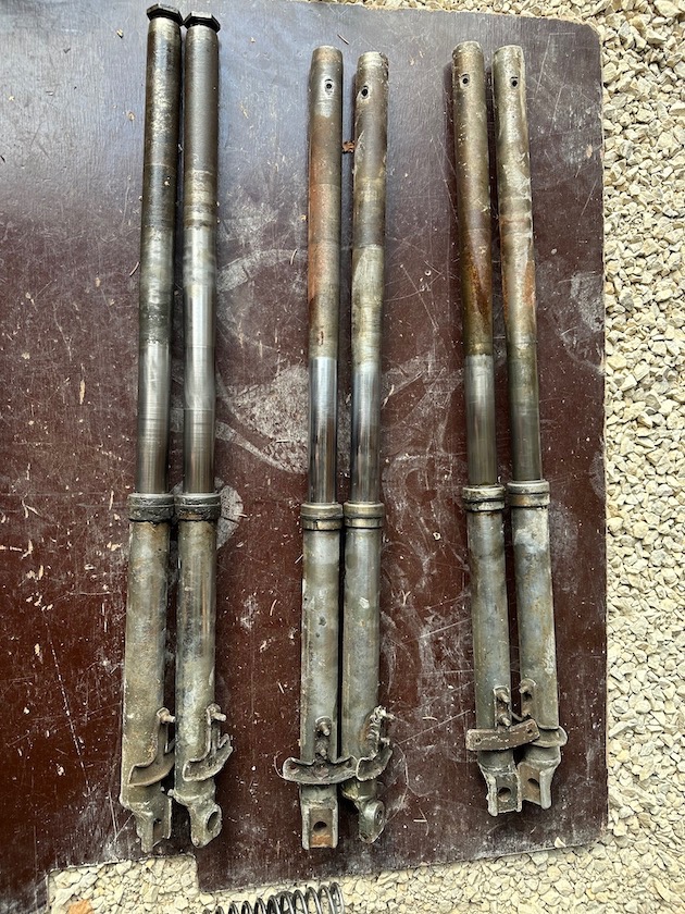 Predám predné tlmiče, vidlica JAWA 250/353 350/354 kyvacka