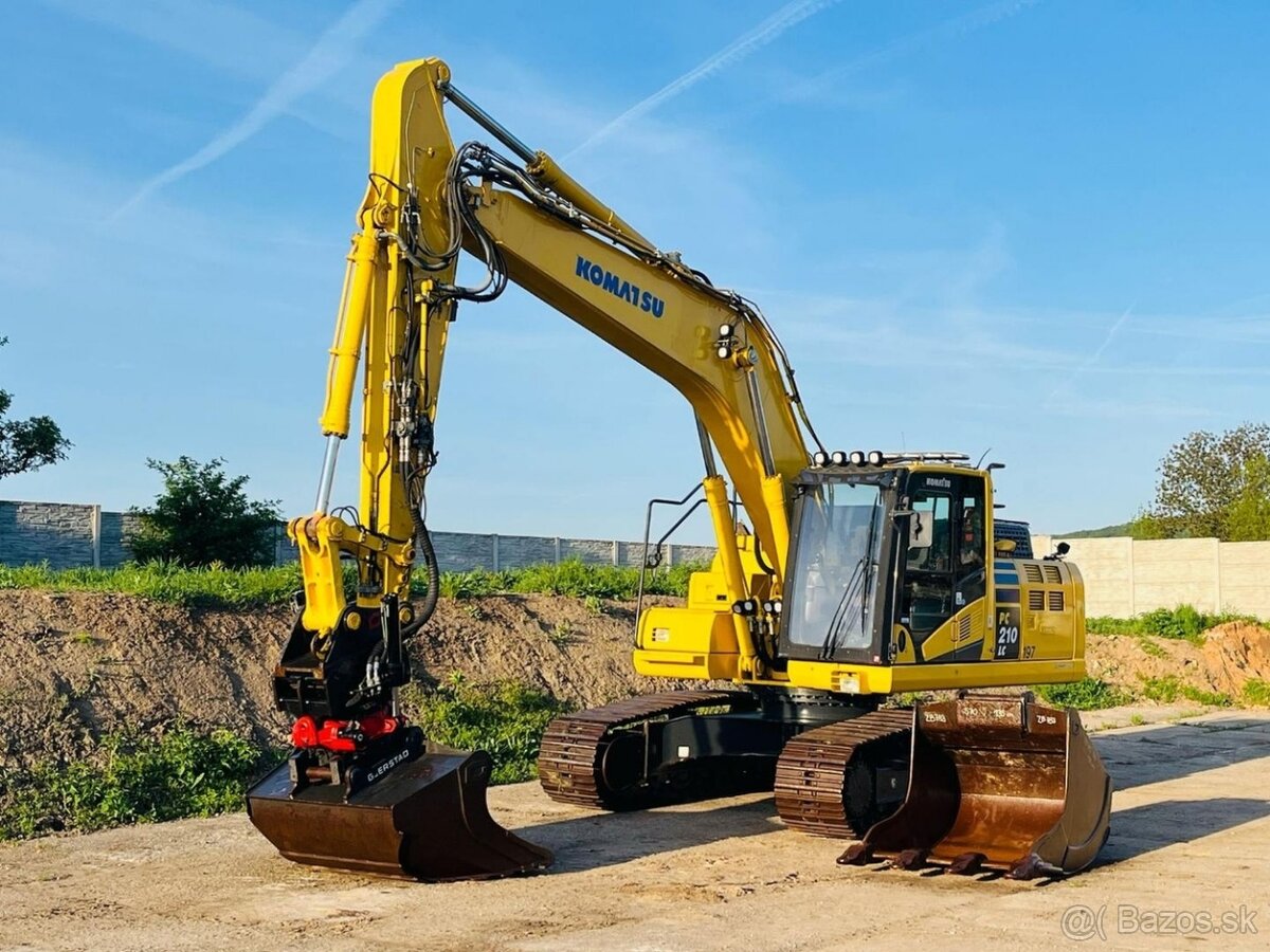 Pásové rypadlo Caterpillar 323 (Možnost leasingu)