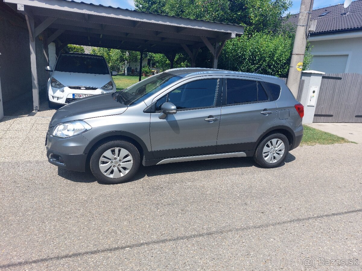 Suzuki SX4 S-Cross veľmi zachovalom stave.Skoro ako nové