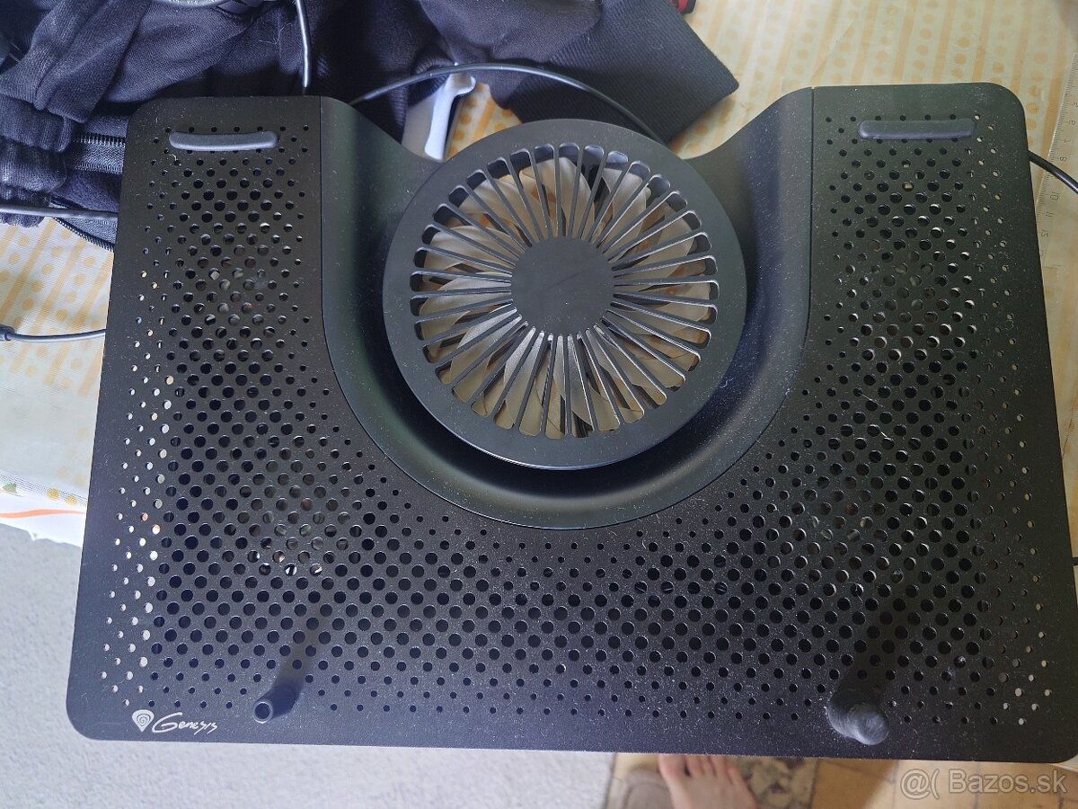 Chladiaca podložka pod notebook TRUST GXT1125 QUNO