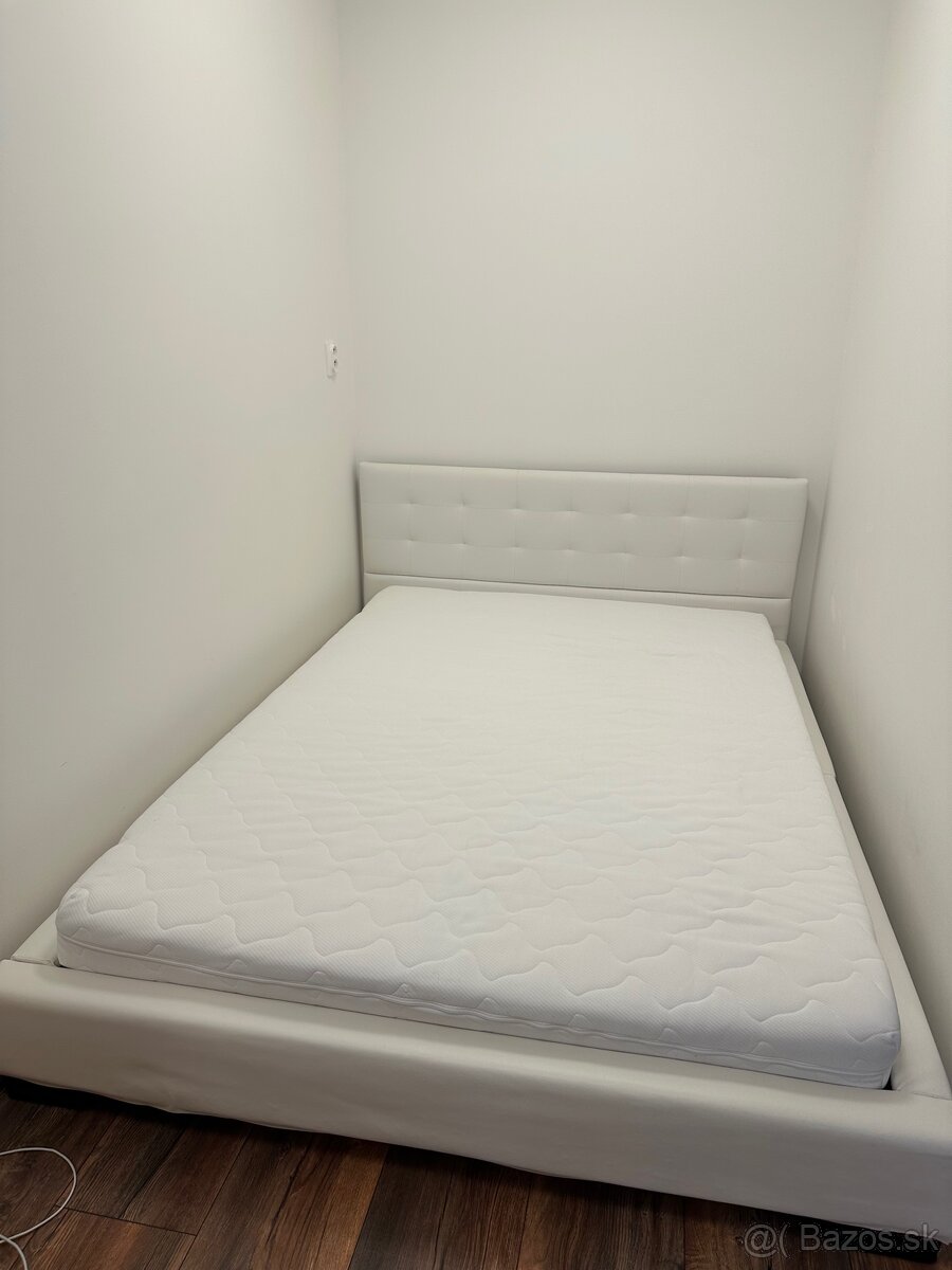 Posteľ 140200