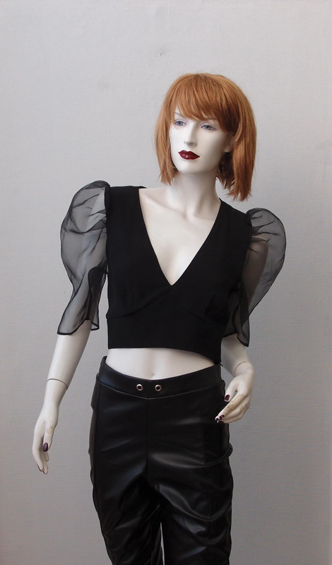 Dámský crop top zn.Bershka ....veľ-M