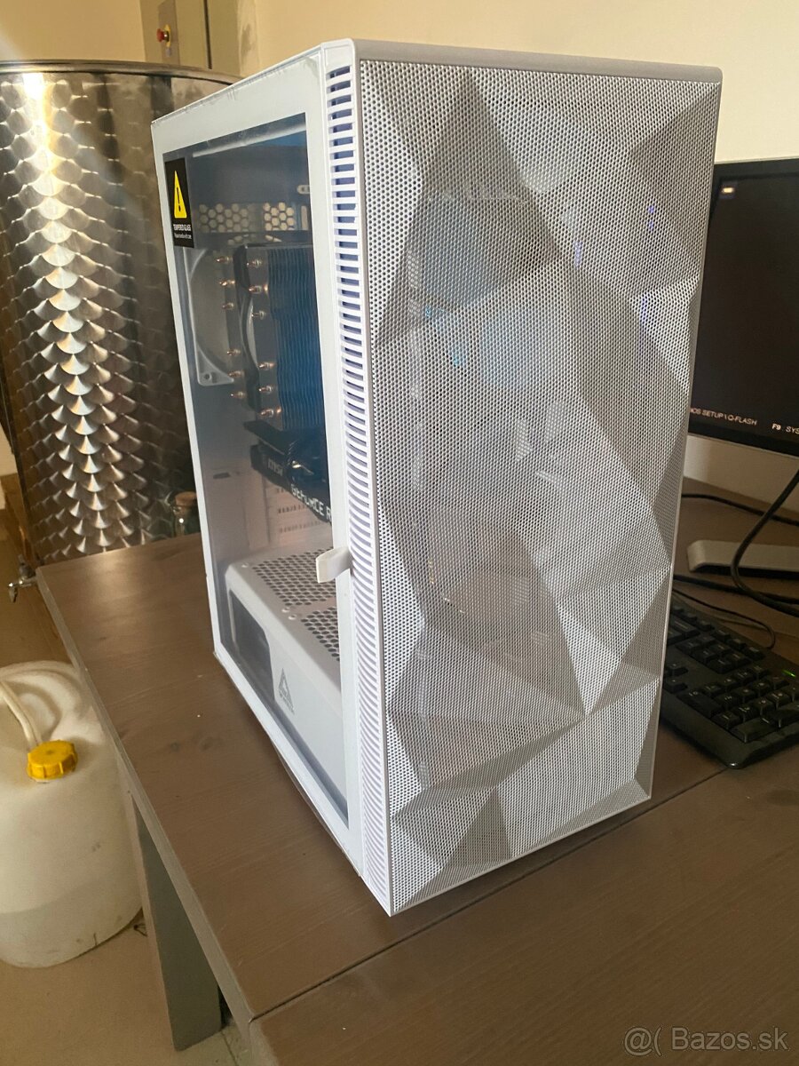 Ryzen 5 5600x / RTX 3050 / 16GB