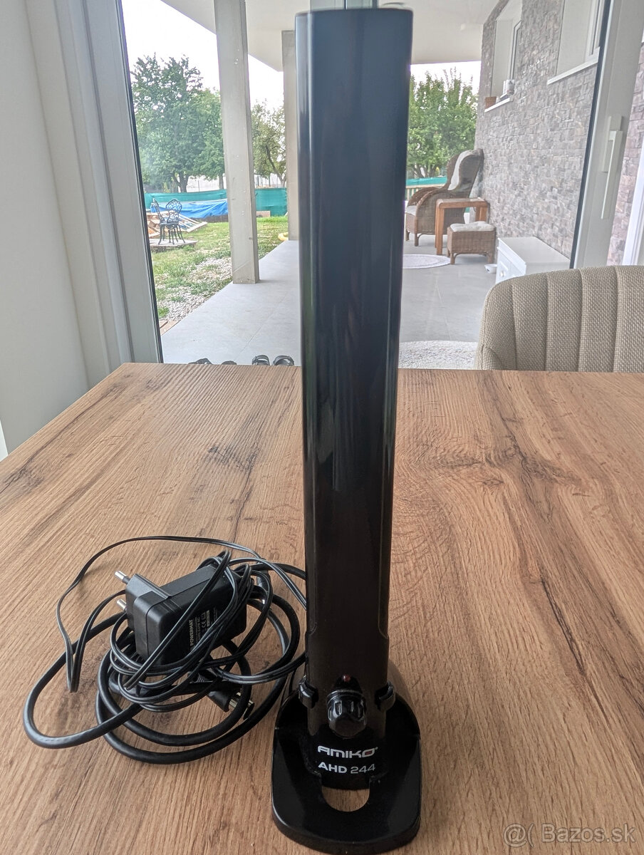 Izbová DVB-T2 anténa Amiko AHD-244