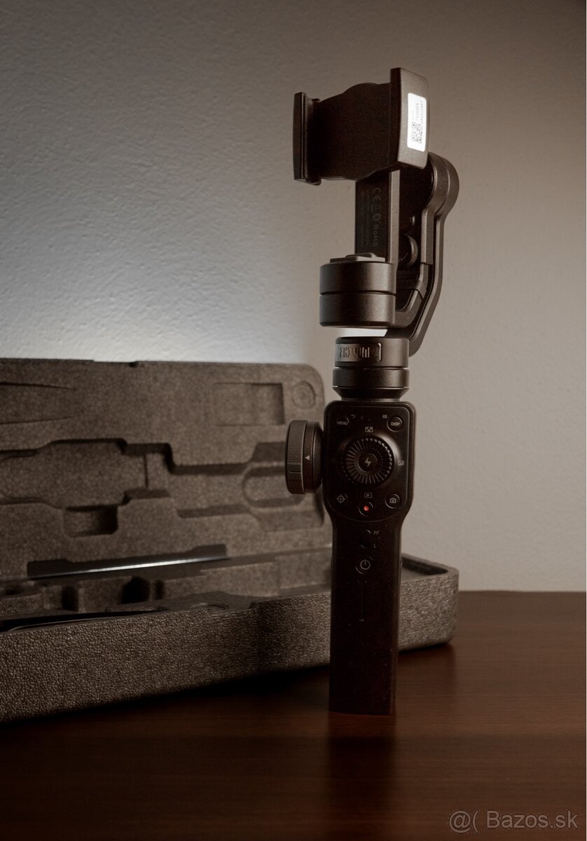 Zhiyun smooth 4