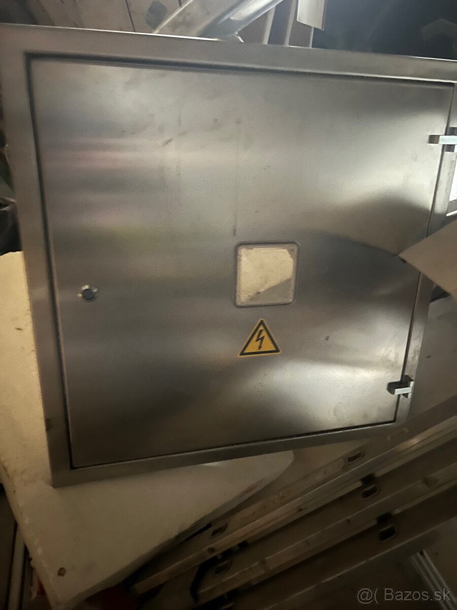 Nerezová skriňa na elektriku 60x60