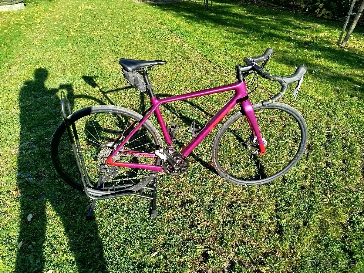 Cestný karbonový bicykel BH