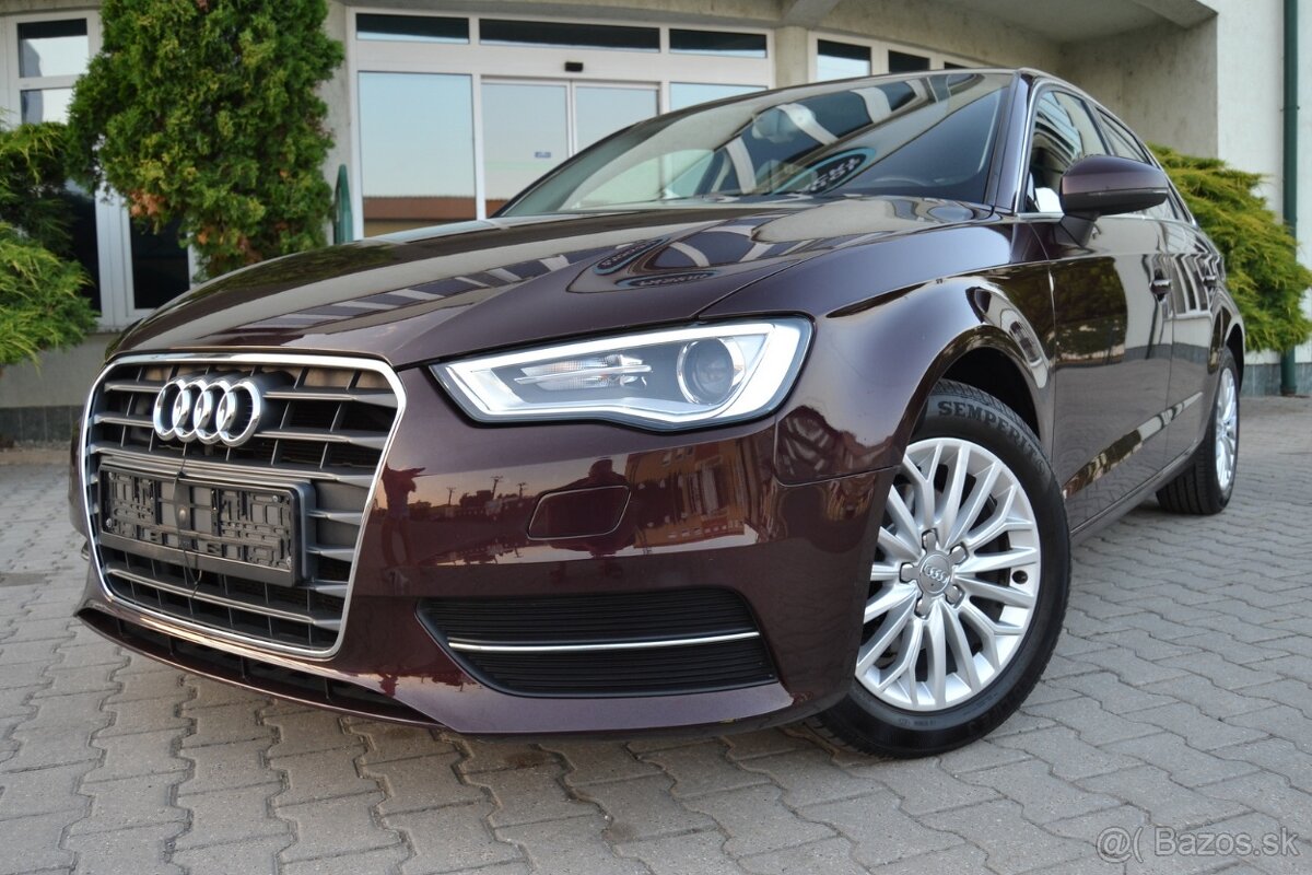 AUDI A3 SPORTBACK, NAVI, XENÓNY, ORIGINÁL 167.210 KM, KOŽA
