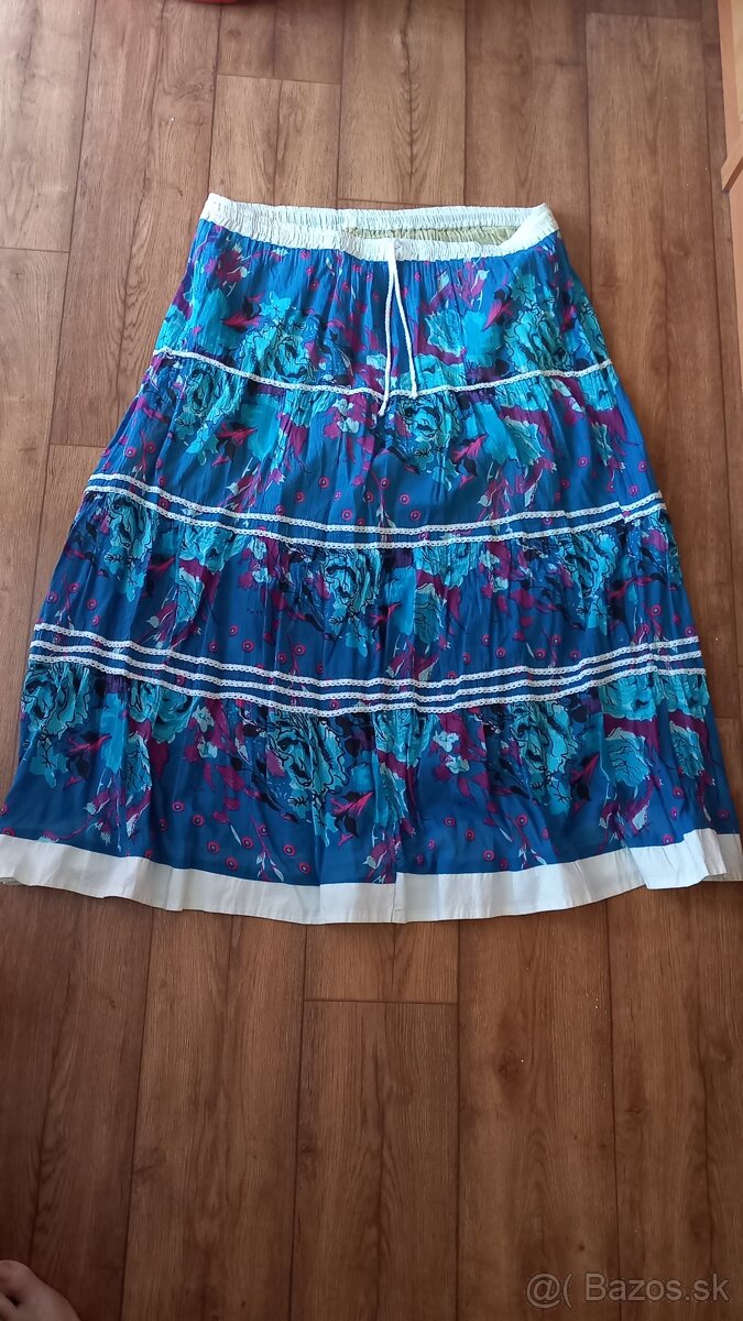 Krásna sukňa XXL