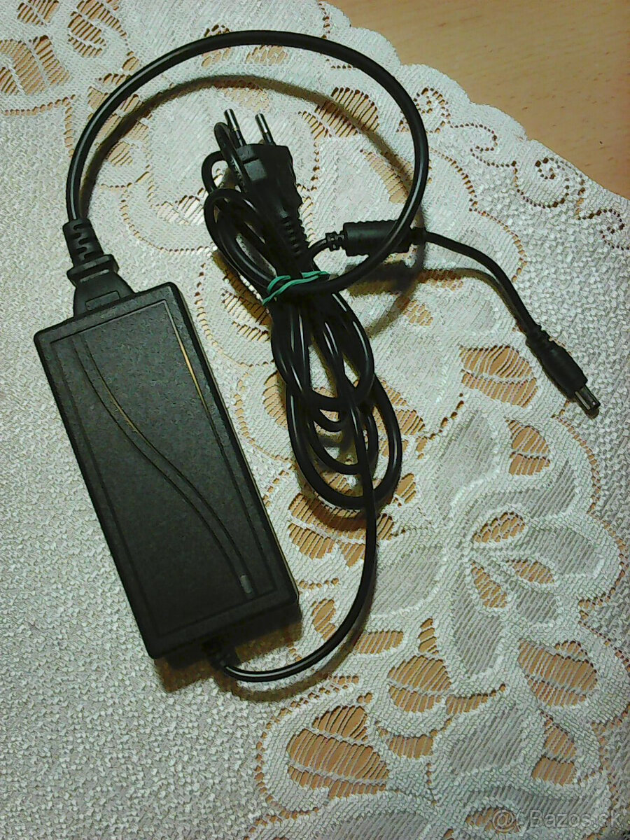 Napájací adaptér 60W