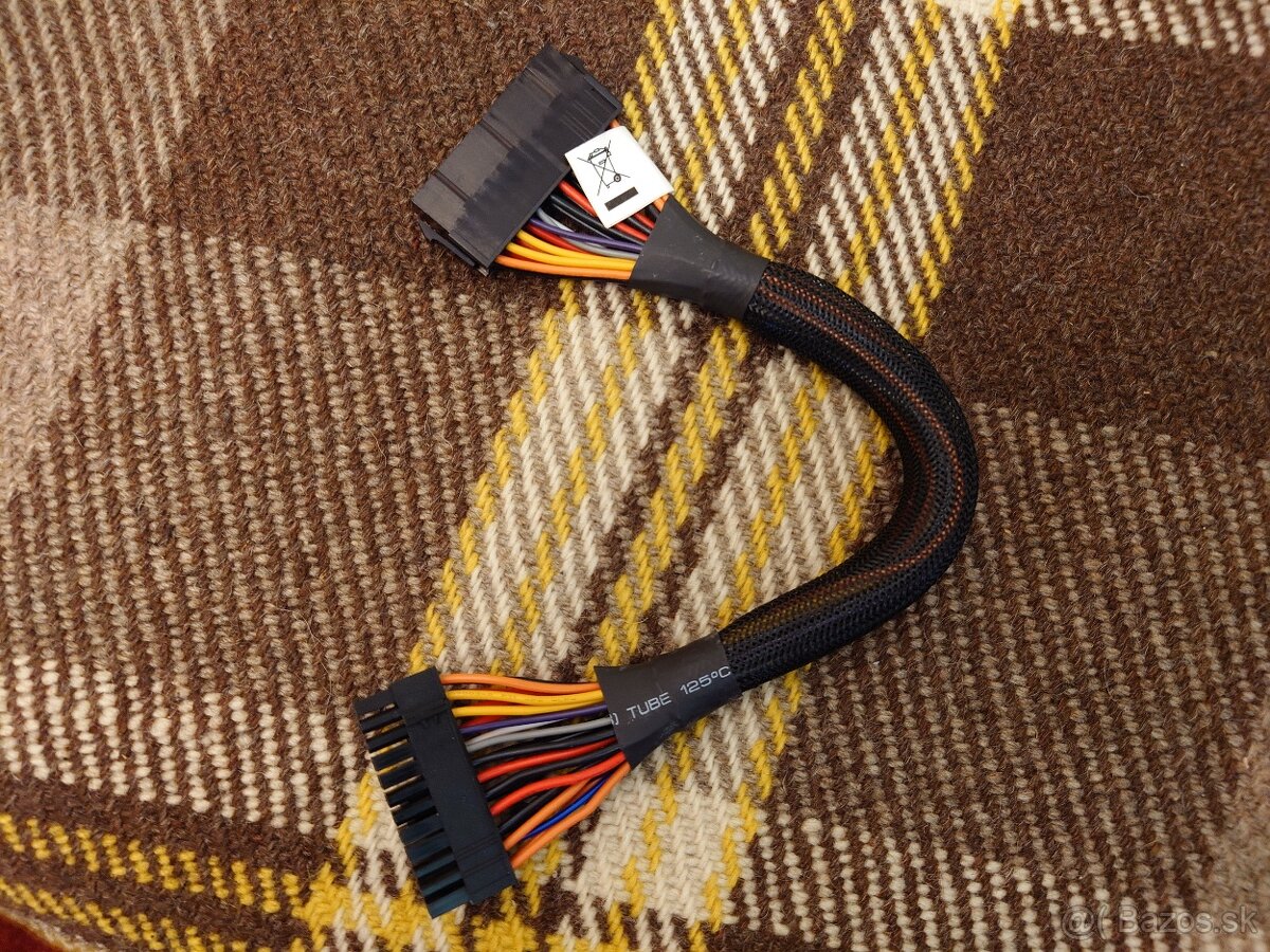 Predlžovací ATX kábel