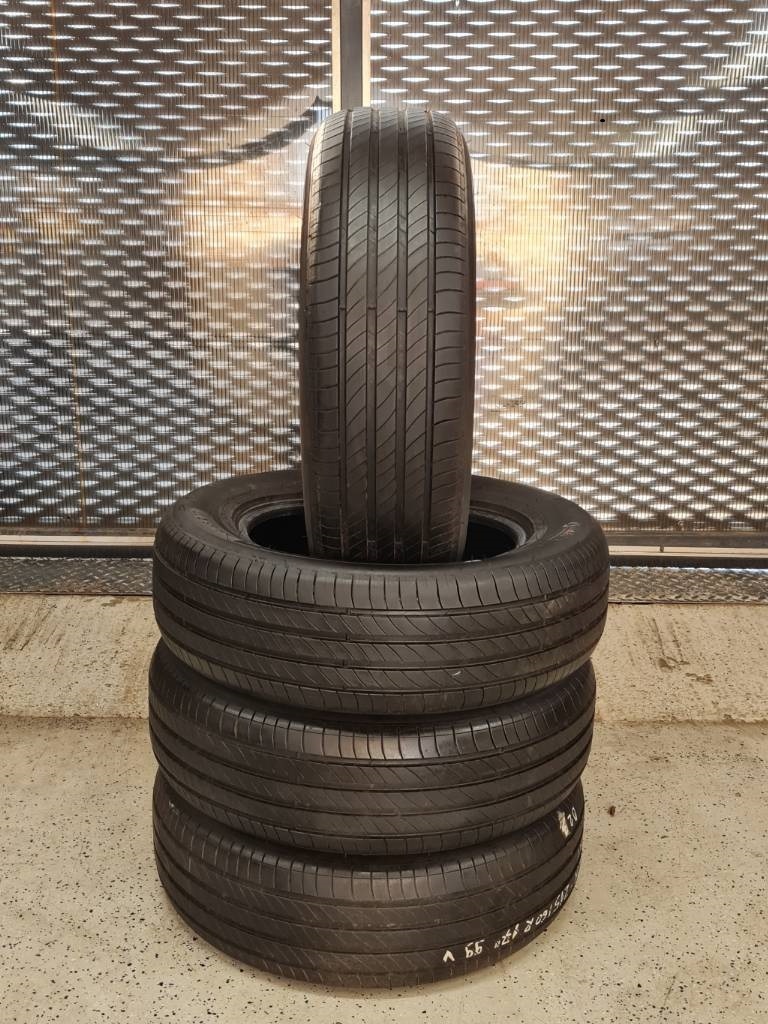4x Michelin 215/65 R17 99V letné pneumatiky -
