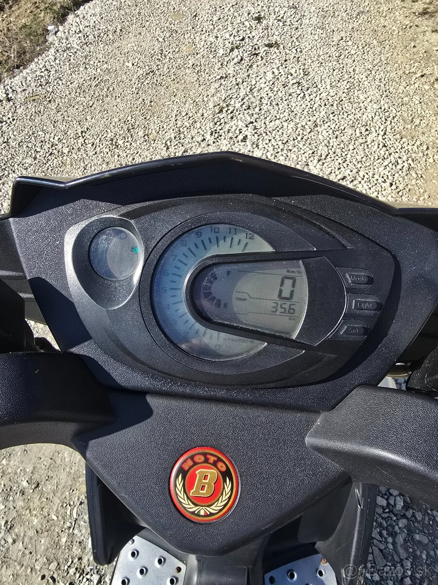 Replika motobi pesarro 50 ss