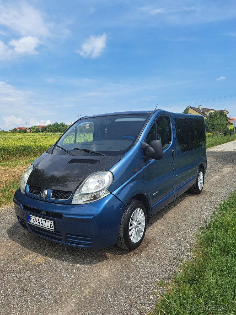 Renault Trafic Minibus 1.9 dCi 9 - miest