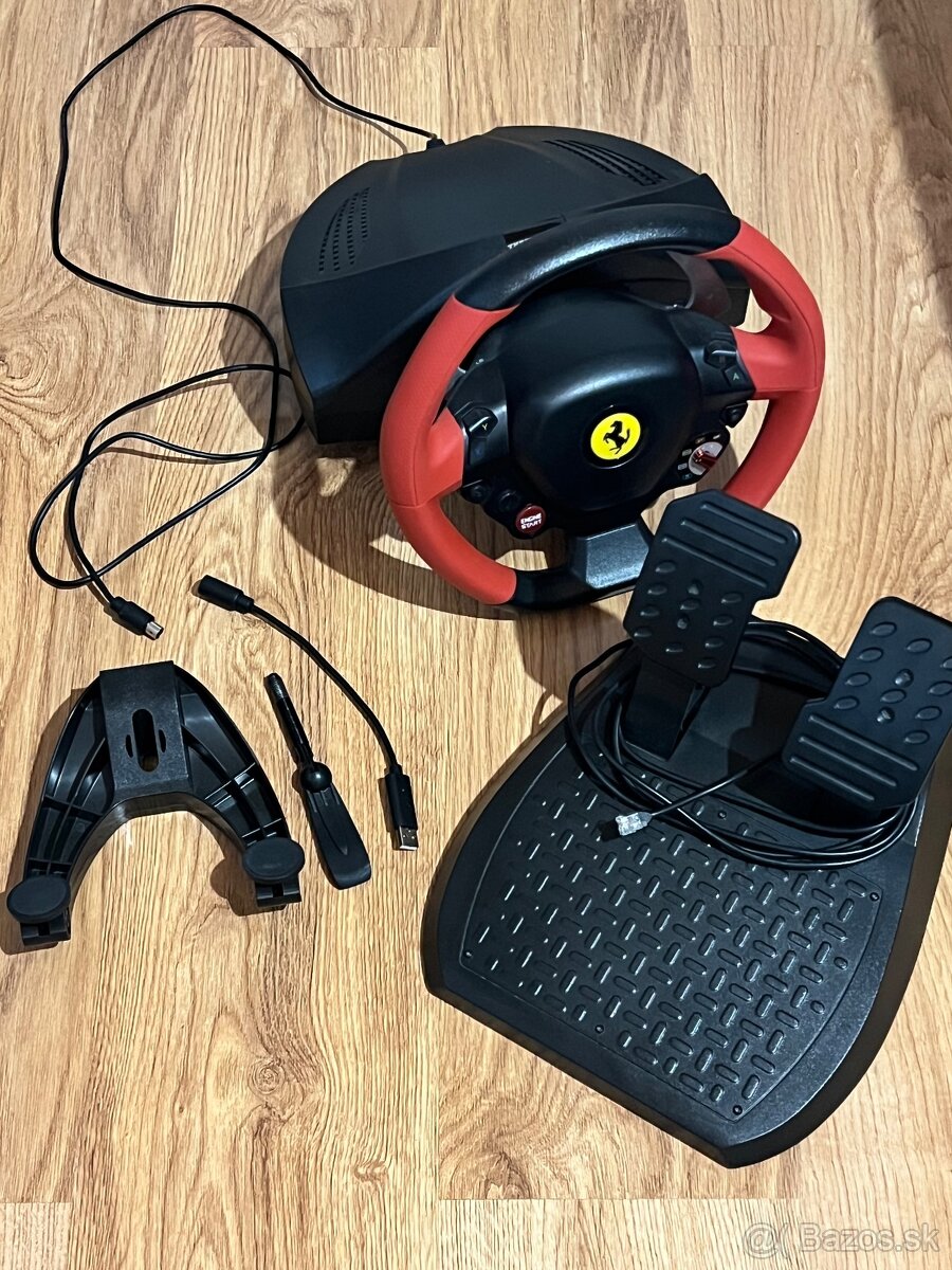 Volant Thrustmaster Ferrari 458 Spider pre Xbox One, One X,