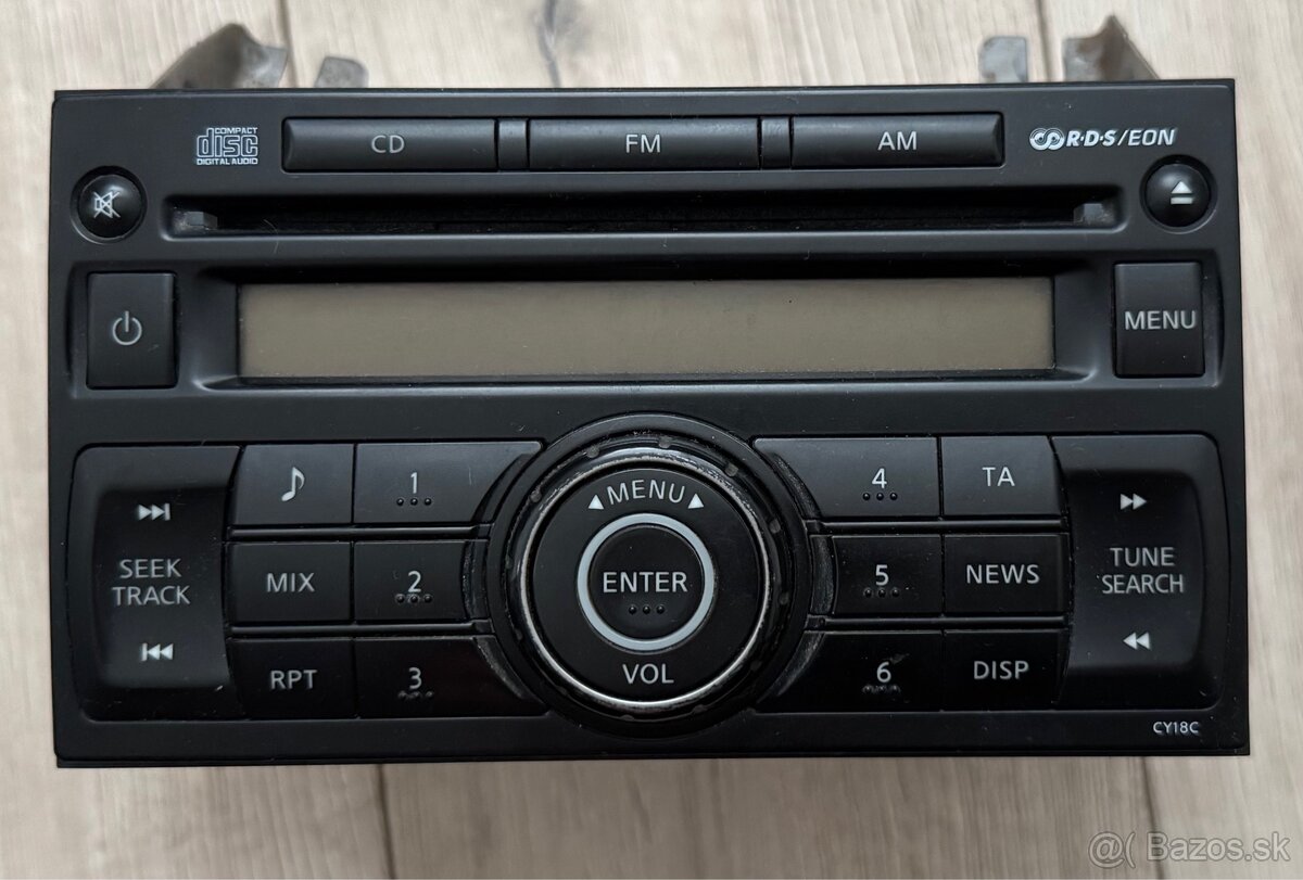 Nissan Pathfinder R51 rádio