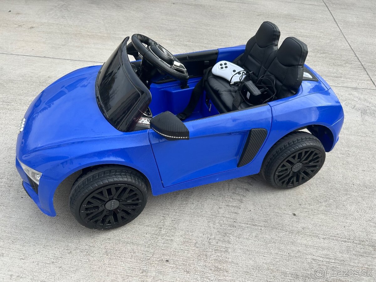 Audi R8 spyder - nabijanie cca 8-10hod - použitie cca 1-2hod