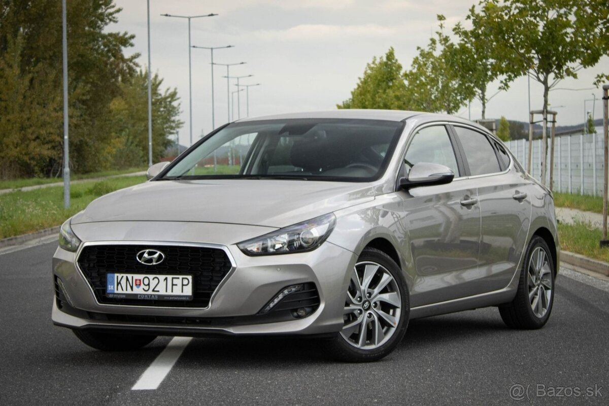 Hyundai i30 Fastback 1.4 T-GDi / SVK / 1.M /