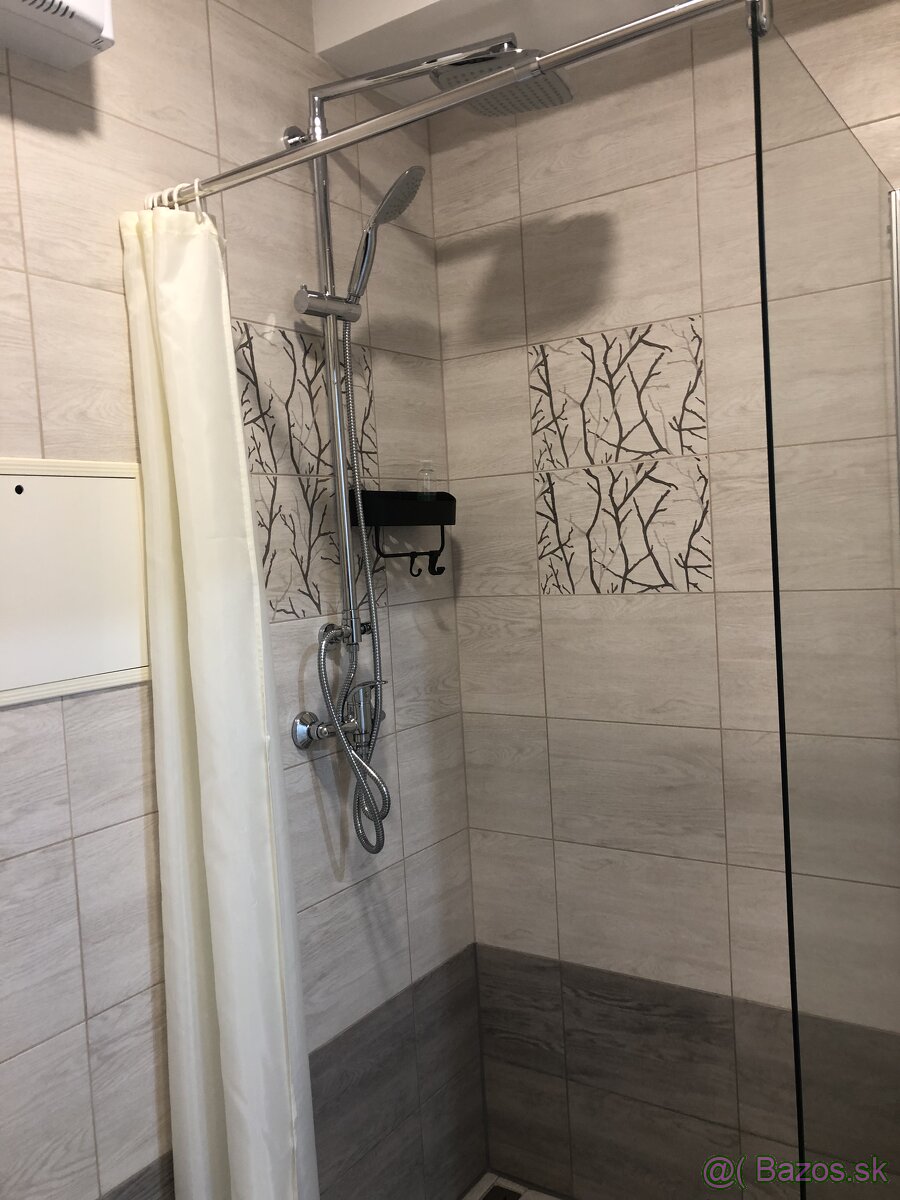 Sprchový kút sklo a sprchový set