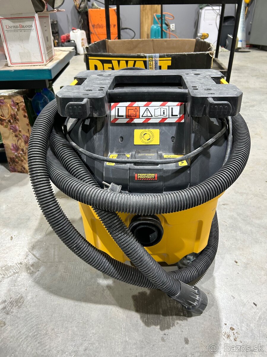 Dewalt vysávač DWV901LT