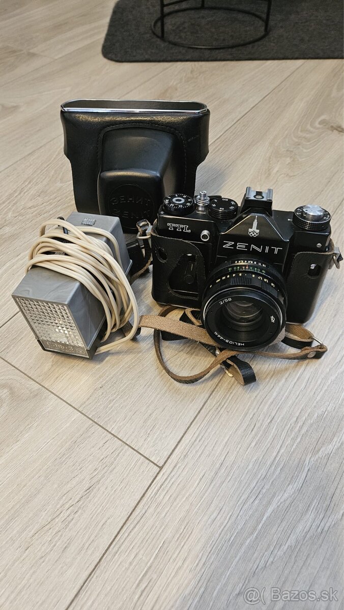 Fotoaparat zenit TTL