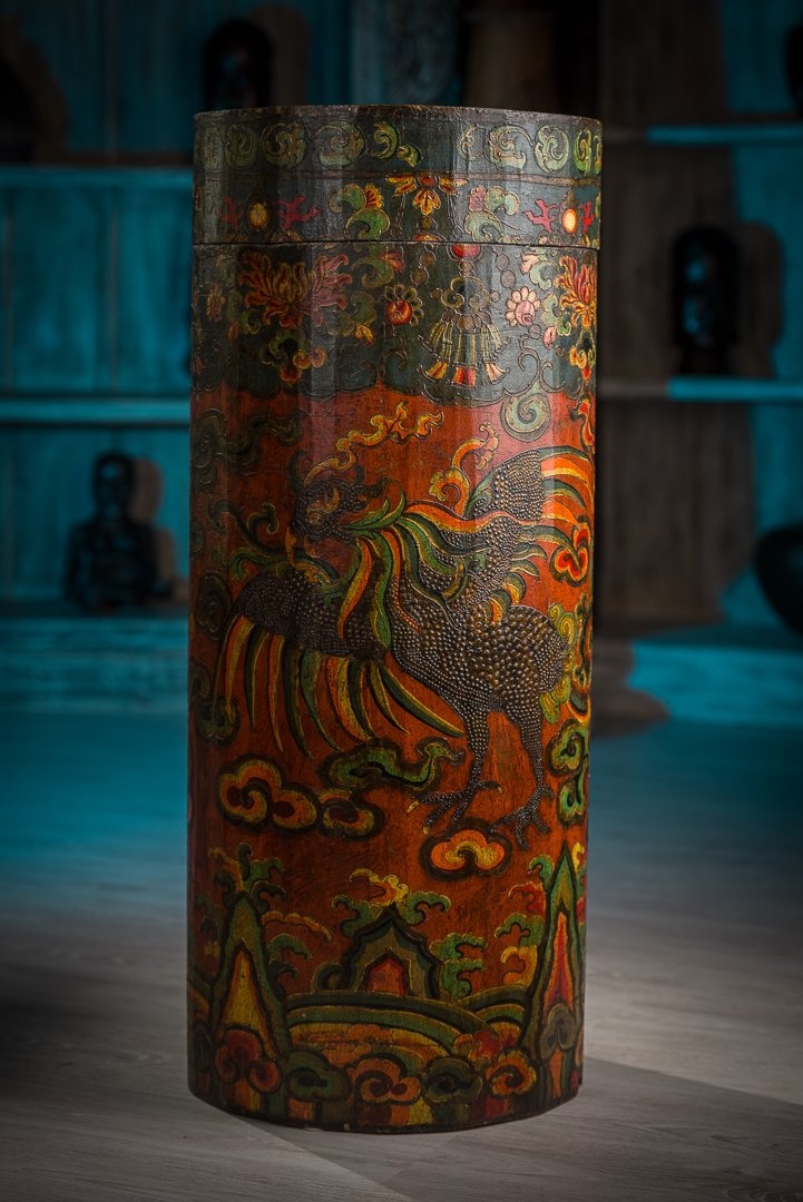 Predám Unikátna, ručne maľovaná drevená nádoba z Tibetu