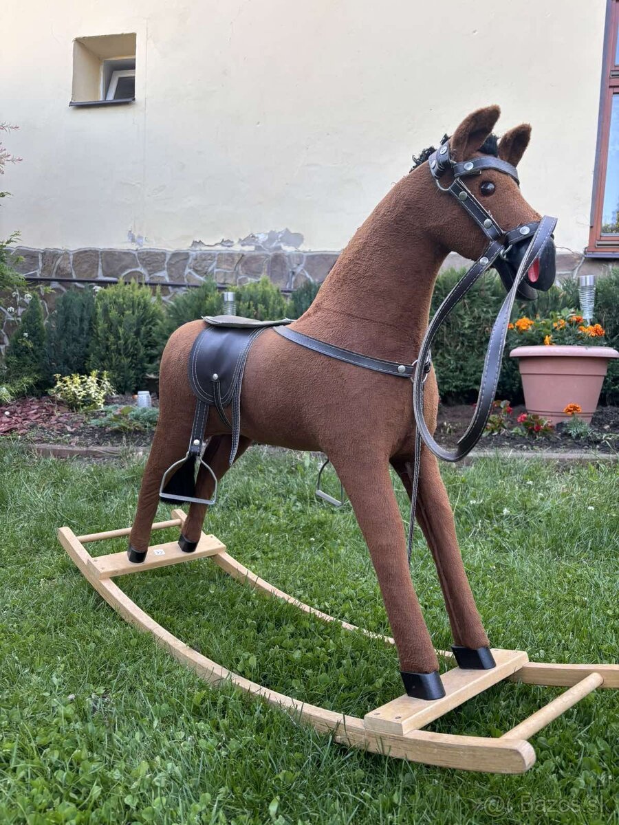 Predám hojdacieho detského koníka