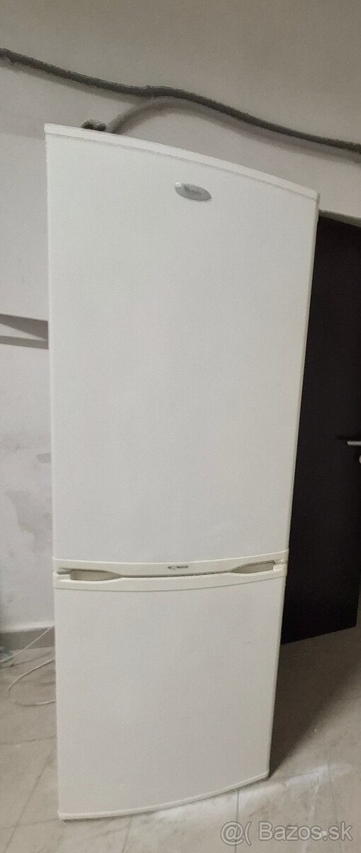 Chladnička s mrazničkou Whirlpool