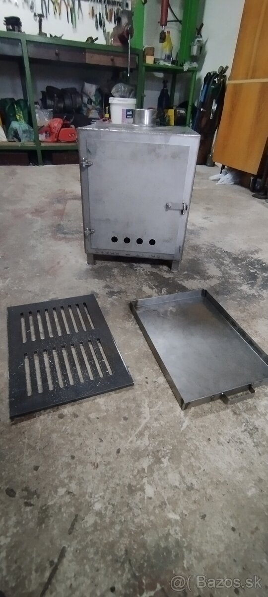 Piecka na ohrev vody. Bazén,kaďa.