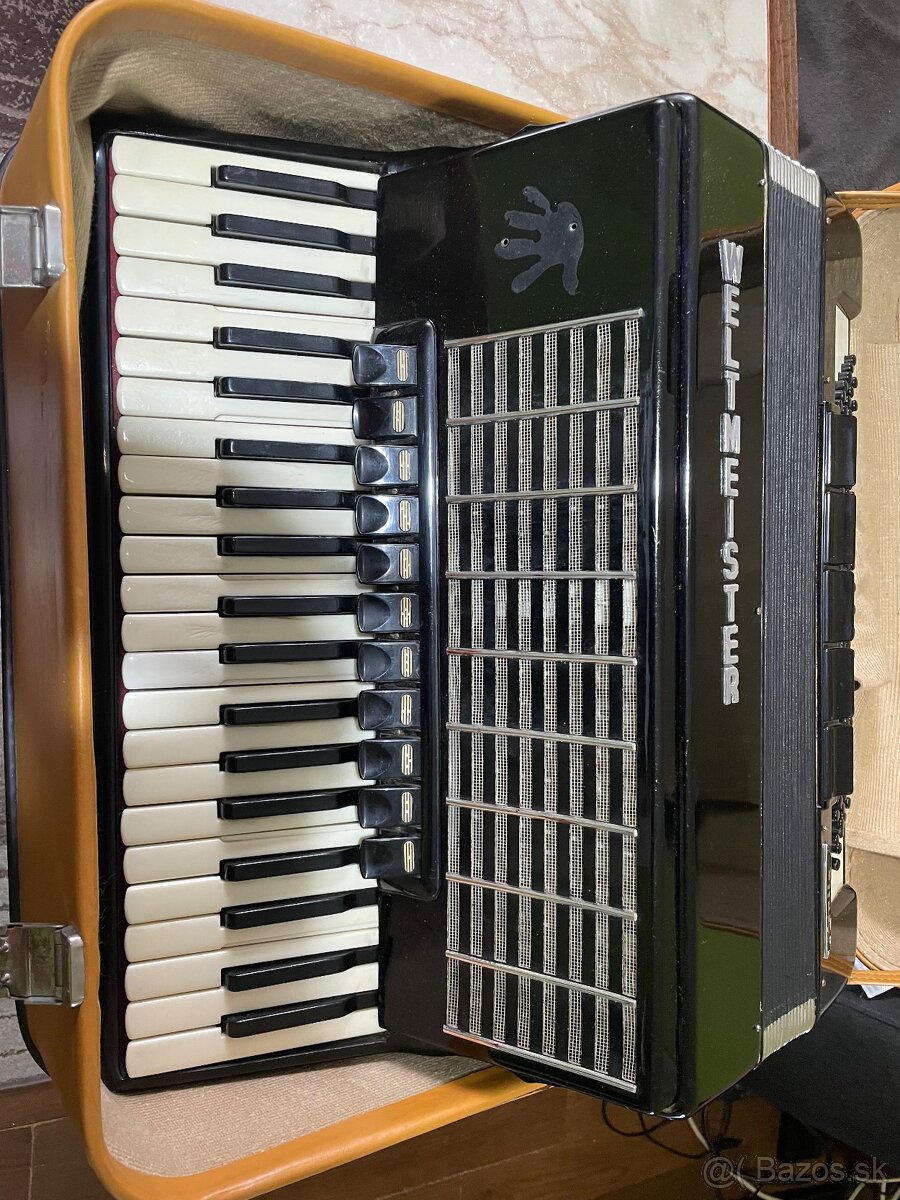 Akordeón Weltmeister Stella 120bas