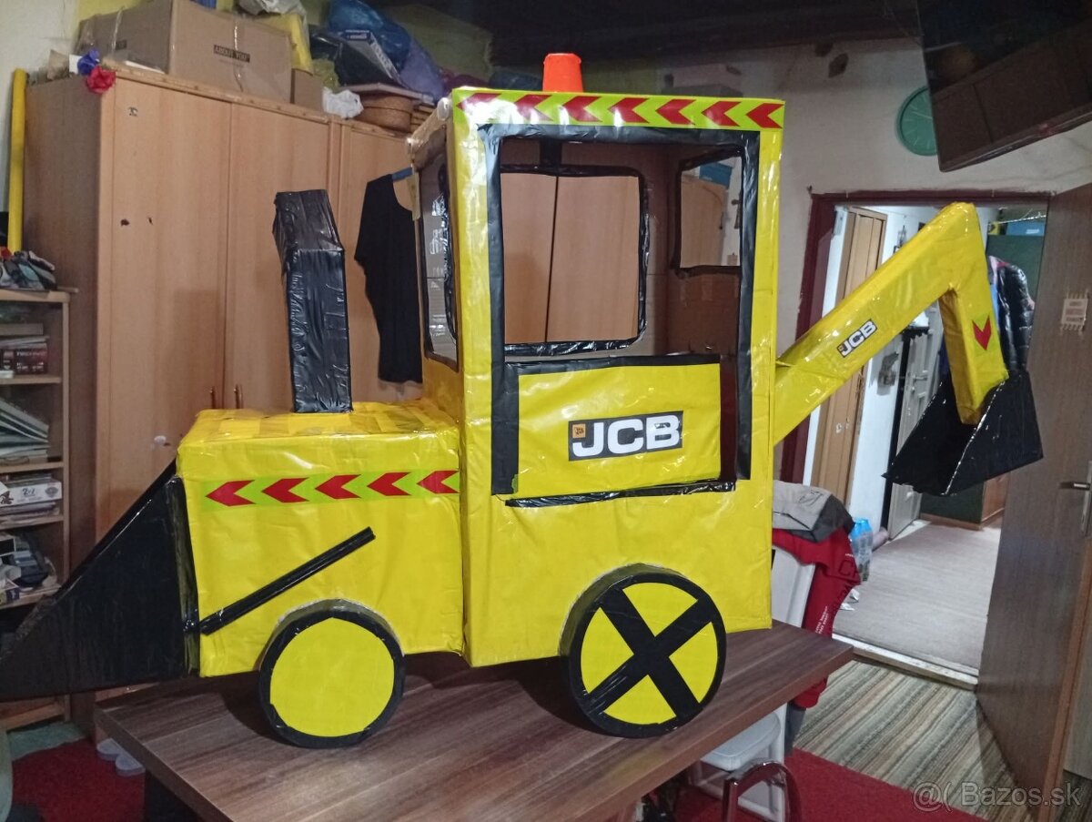 Karnevalova maska traktorbager