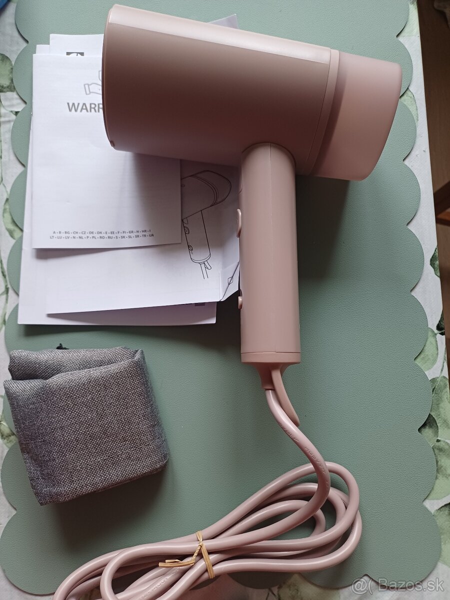 Naparovač odevov Electrolux