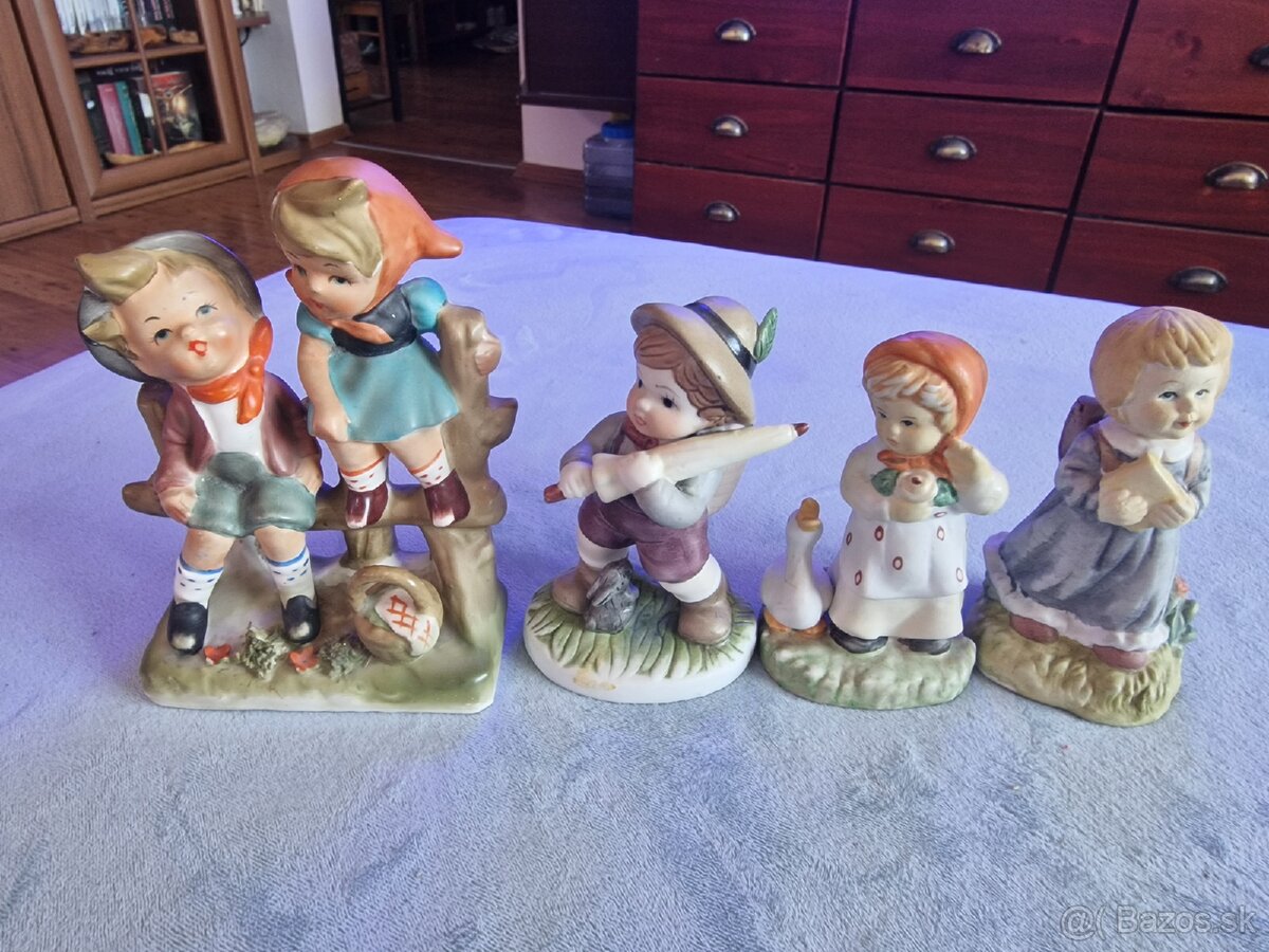 Kolekcia keramických figúrok