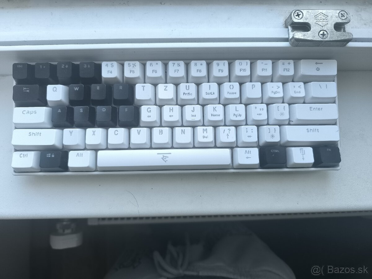 Klávesnica white shark