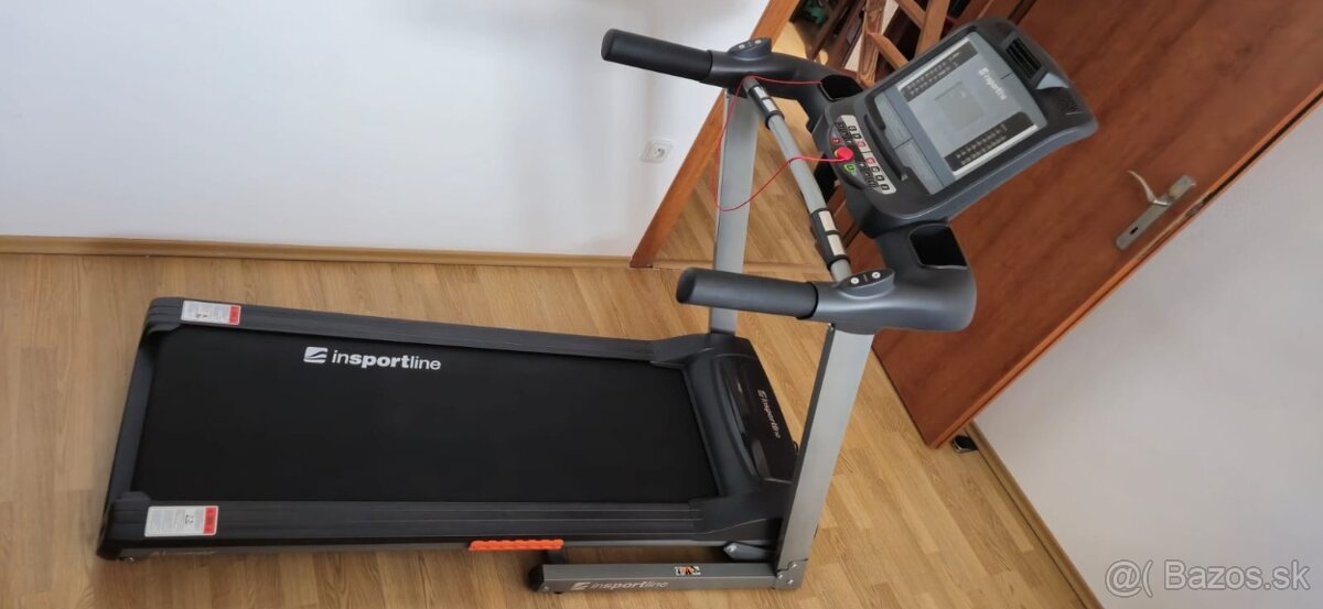 Zánovný bežecký pás Insportline