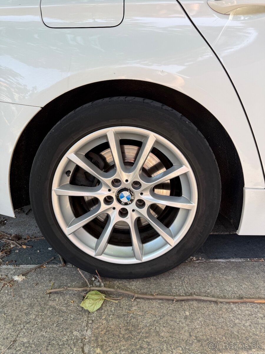 Na predaj: Originálne 18-palcové disky BMW F11 (ET30, 5x120)