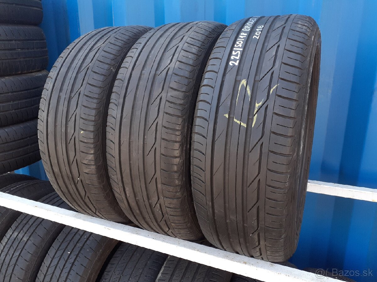 2+1 letné pneu 225/50R18 Bridgestone RFt