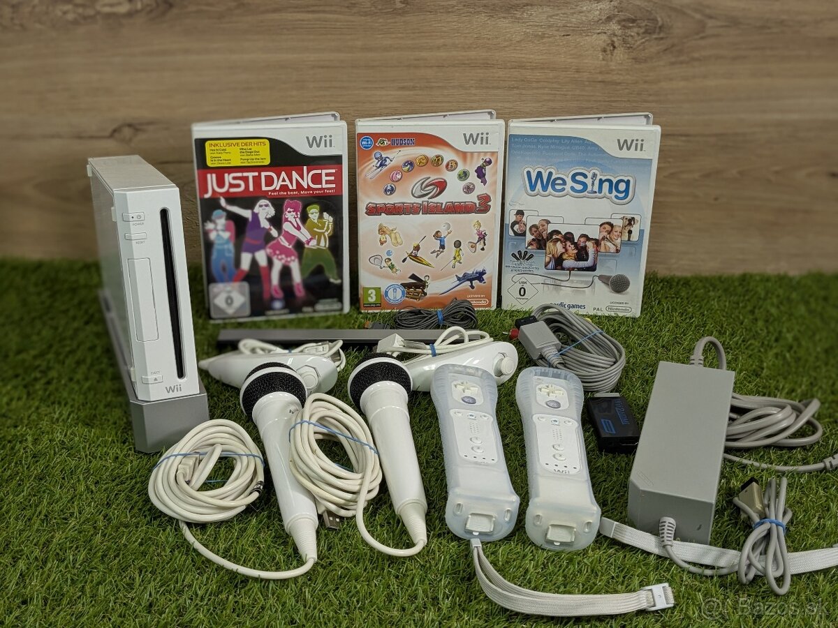 Nintendo Wii, 2 ovládače, 2 mikrofóny + 3 hry
