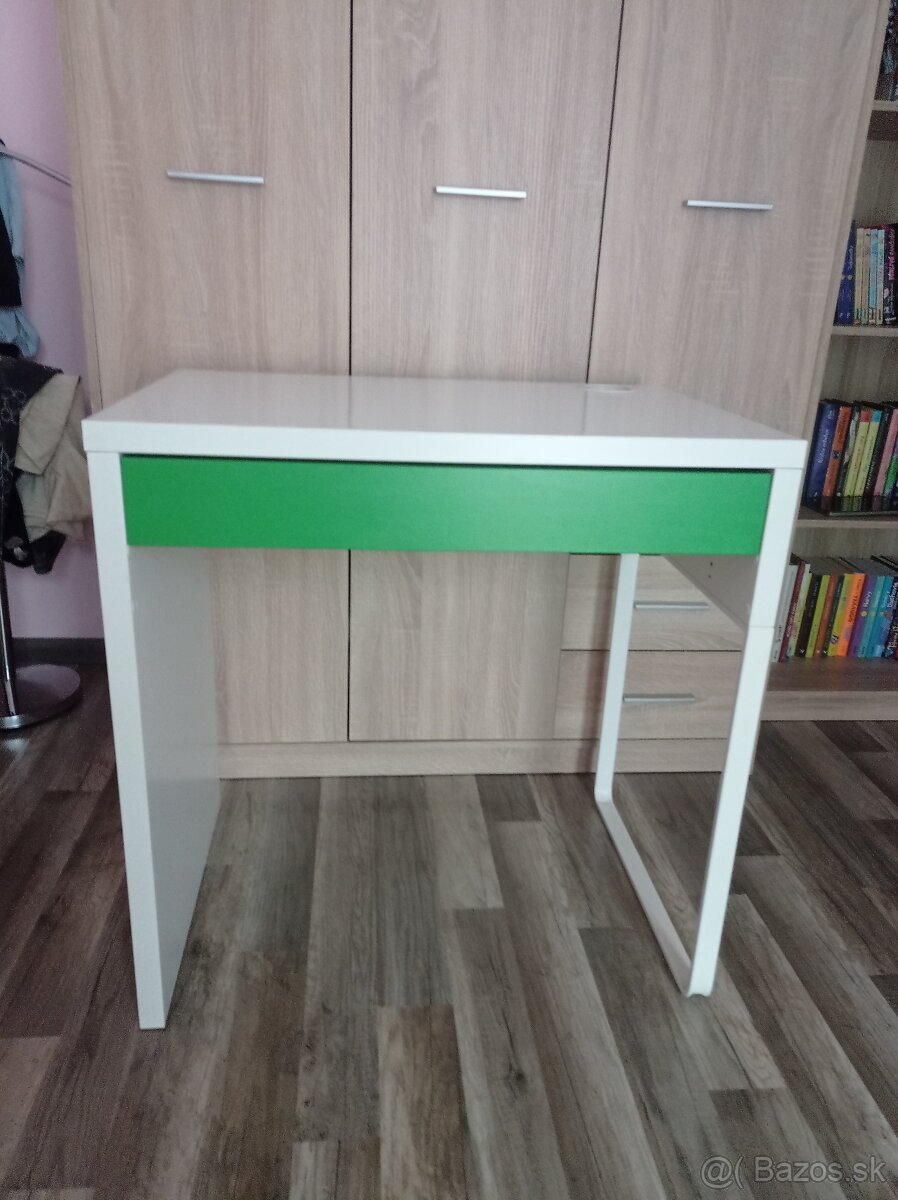 Písací stolík