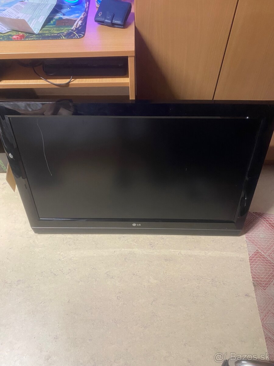 Predám televízor LG 37LC55