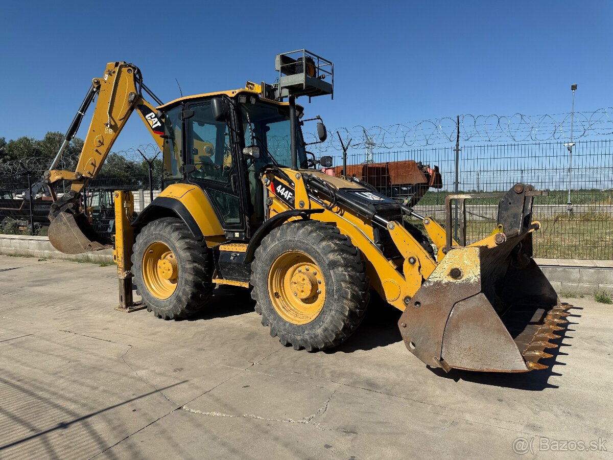 Caterpillar 444 / 2020 jostic traktor bager