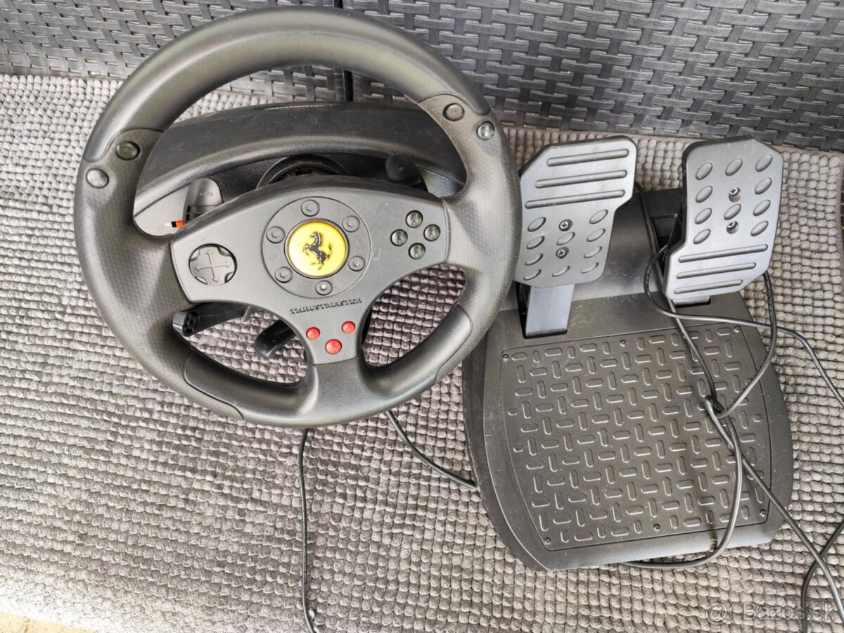 Herný volant Thrustmaster Ferrari